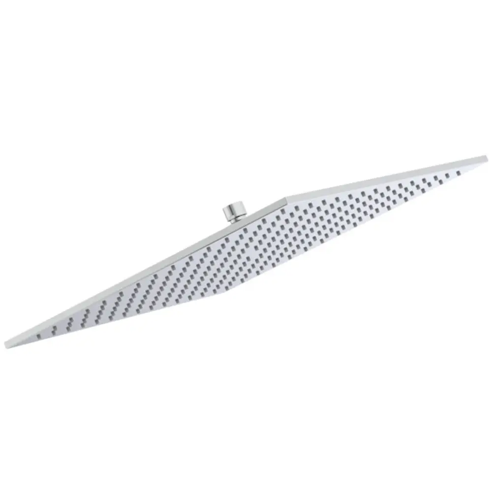 Eckige, flache Showerhead mit vielen Düsen, in Chrom, von Ideal Standard. Angeschlossen über eine zentrale Halterung. Ideal für moderne Badezimmer.